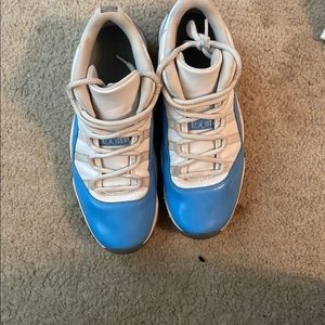Air Jordan 11 low UNC